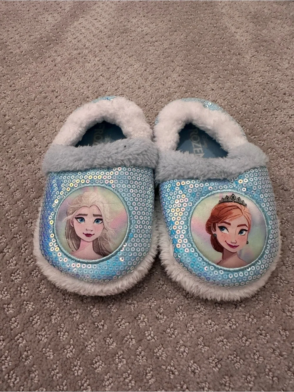 Disney Frozen 2 Anna and Elsa Girls Slippers, Size 9/10, Pre-owned